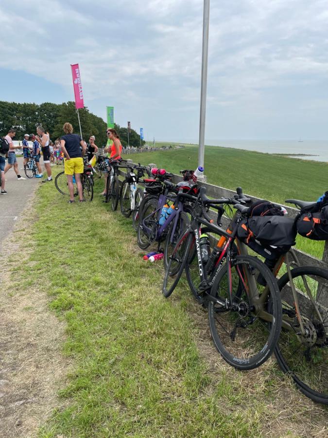 Genieten in een luxe vakantiewoning, dichtbij het IJsselmeer en strand Villa Warns Buitenkant foto