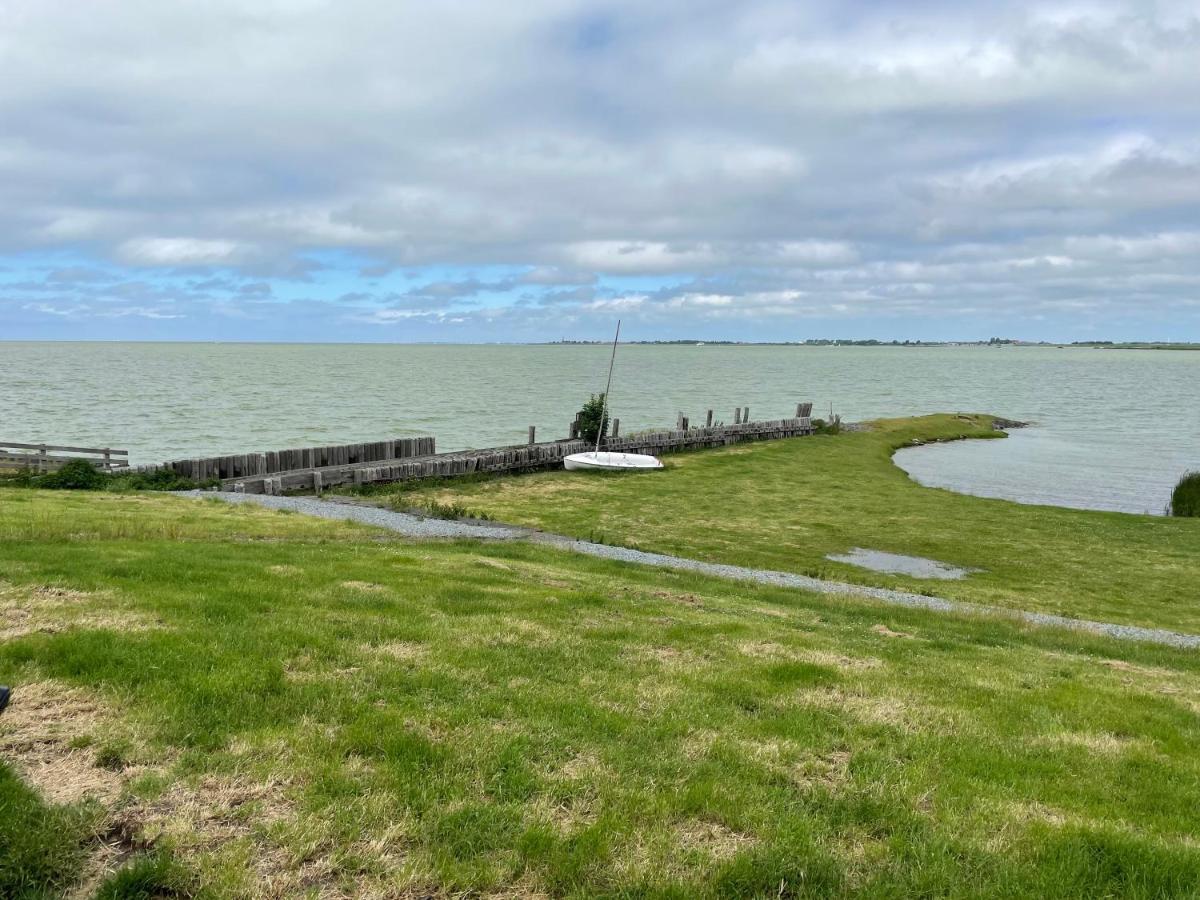 Genieten in een luxe vakantiewoning, dichtbij het IJsselmeer en strand Villa Warns Buitenkant foto